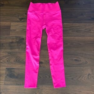 NWOT Neon pink fabletics sculpted leggings
